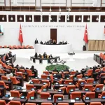 TBMM'de Tarihi Değişim! CHP 5. Sıraya Geriledi, Ana Muhalefet Görevi El Değiştiriyor
