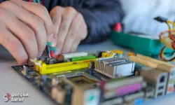 Telefonlar, Bilgisayarlar Çöpe Gitmedi: İlkadım Belediyesi Elektronik Atıkları Kurtarıyor