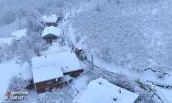 Atakum'un Yüksek Kesimlerine Lapa Lapa Kar Yağdı