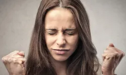 Stresin vücutta bıraktığı izler baş ağrısından mideye kadar uzanıyor