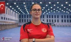 Samsunlu Milli Okçu Canse Duru Tarakçı, Avrupa Salon Şampiyonası'nda Bronz Madalya Kazandı