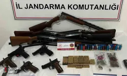 Samsun Salıpazarı'nda Eve Düzenlenen Baskında Cephanelik Ortaya Çıktı