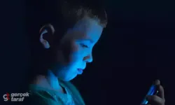 Mavi Işık Beyin Gelişimini Tehdit Ediyor: Uzmanlardan Kritik Uyarı