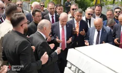 Ümit Özdağ’dan Samsun’da Ozan Arif’in Kabrine Ziyaret