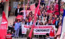 CHP Samsun’da "Mutlak Butlan" Yürüyüşü: Çiftlik Caddesi’nde Siyasi Hareketlilik!