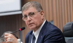 İzmir’de 23 Yıllık CHP Dönemi Sona Erdi: Cemil Tugay İstifa Etti