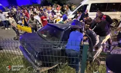 İlkadım’da Feci Kaza: Kontrolden Çıkan Tofaş Park Halindeki Araçlara Çarptı, 2’si Ağır 3 Yaralı!