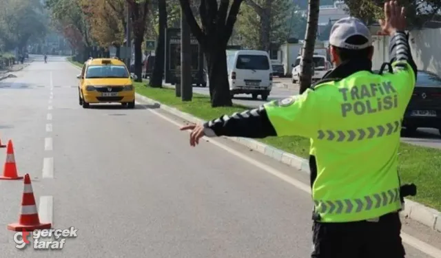 Yeni Trafik Kanunu Teklifiyle "Dur" İhtarına Uymayana 200 Bin TL Ceza Geliyor
