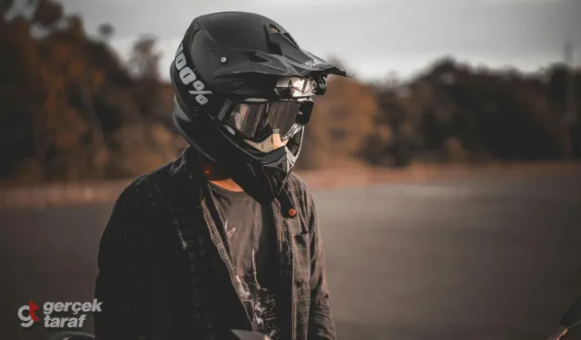 Trafikte Yeni Zorunluluk: Eldiven ve Gözlük Takmayanlara Ceza!