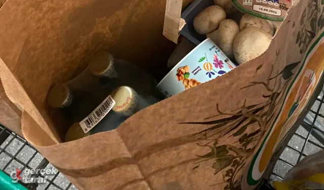 50 kuruşluk poşeti vermeyerek zorla kağıt torba satan marketlere ceza: Bakanlık düğmeye bastı