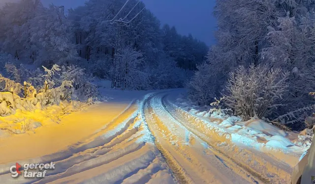 Salıpazarı’nda Kış Masalı: Kar Kalınlığı 30 Santimetreyi Buldu