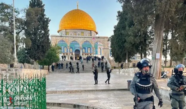 İsrail, Camilerde Ezan Kısıtlamasına Gidiyor