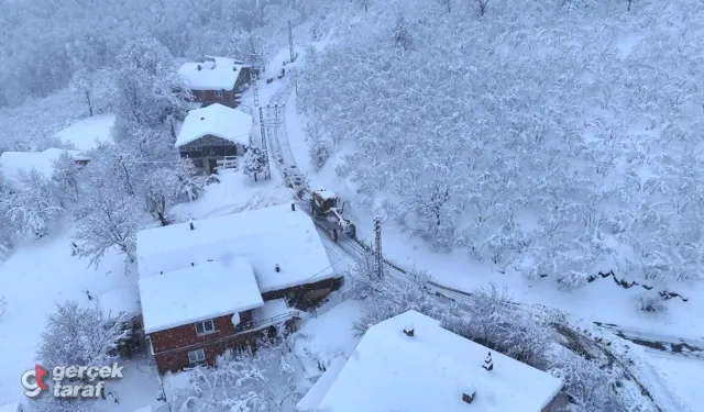 Atakum'un Yüksek Kesimlerine Lapa Lapa Kar Yağdı