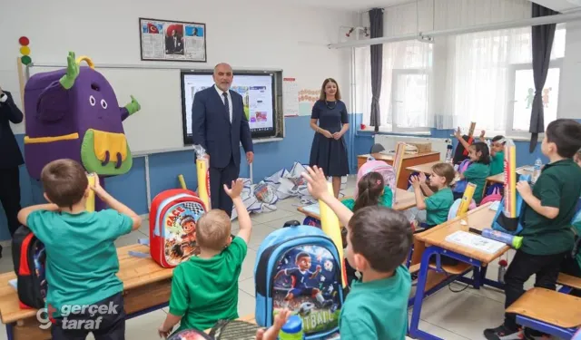 Samsun Canik'te 1. sınıf öğrencilerine çanta ve kırtasiye hediyesi