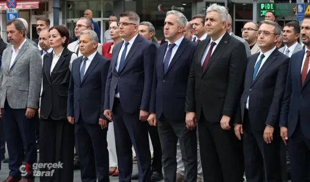 Samsun'da eğitim yılı Atatürk Anıtı'nda başladı