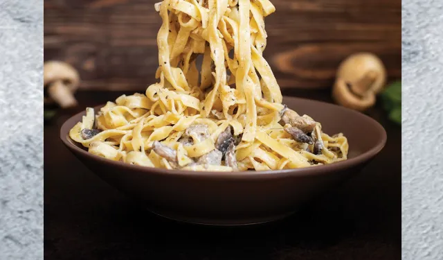 En Güzel Kremalı Mantarlı Makarna Tarifi ve Malzemeleri