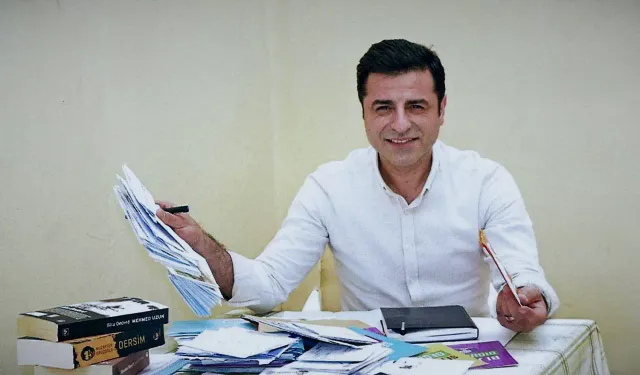 Selahattin Demirtaş, Cumhurbaşkanı Erdoğan ve MHP lideri Bahçeli'ye övgüler yağdırdı!