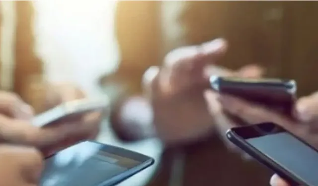 Artık eski çağın hatırası: Ünlü marka 9 telefon modelini emekliye ayırdı!
