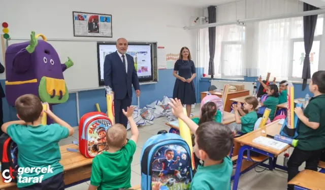 Canik Belediyesi Okula Başlayan Tüm Öğrencilere Çanta ve Kırtasiye Seti Dağıttı
