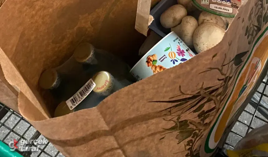 50 kuruşluk poşeti vermeyerek zorla kağıt torba satan marketlere ceza: Bakanlık düğmeye bastı