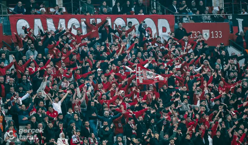 Samsunspor maçında ıslıklar yükseldi, Eyüp Aydın ve Okan Kocuk’a protesto