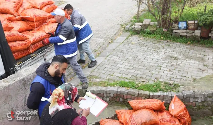 Samsun'da Kömür ve Odun Yardımları Kapı Kapı Dağıtılıyor