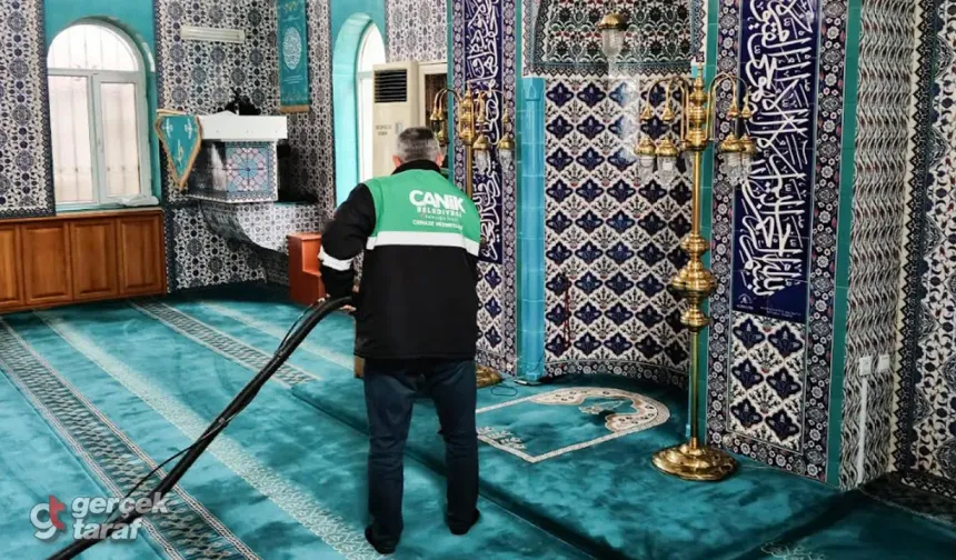 Canik Belediyesi’nden Ramazan Öncesi Camilerde Temizlik Çalışması