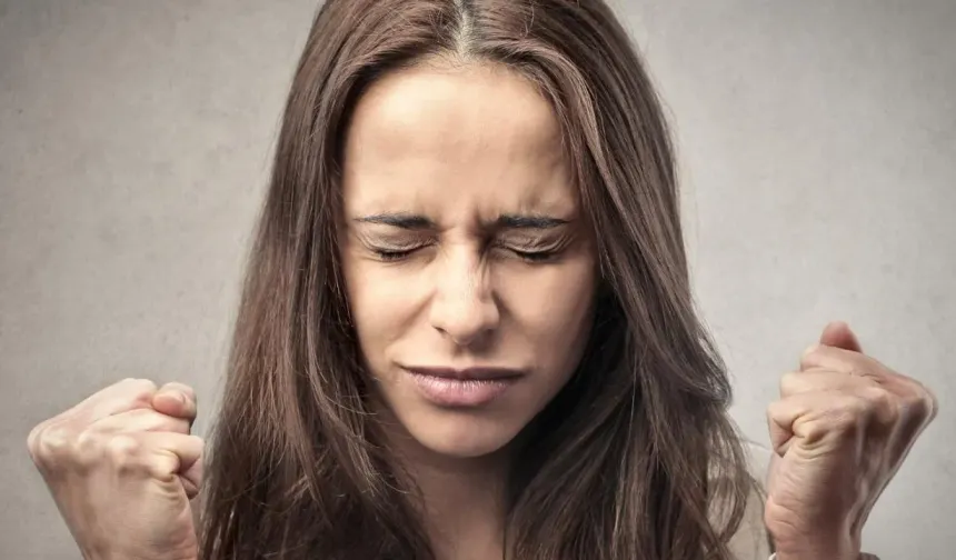 Stresin vücutta bıraktığı izler baş ağrısından mideye kadar uzanıyor