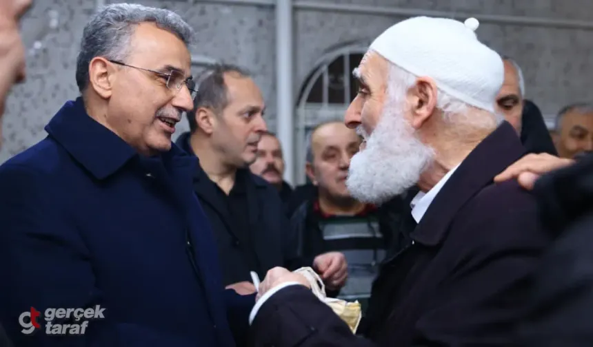 İlkadım Belediye Başkanı İhsan Kurnaz Teravih Sonrası Vatandaşlarla Buluştu