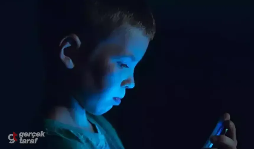 Mavi Işık Beyin Gelişimini Tehdit Ediyor: Uzmanlardan Kritik Uyarı