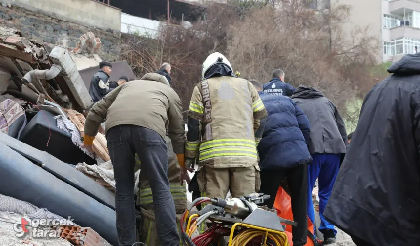 Fatih Ayvansaray Bina Çökmesinde Son Durum: 1 Ölü, 10 Yaralı Kurtarıldı
