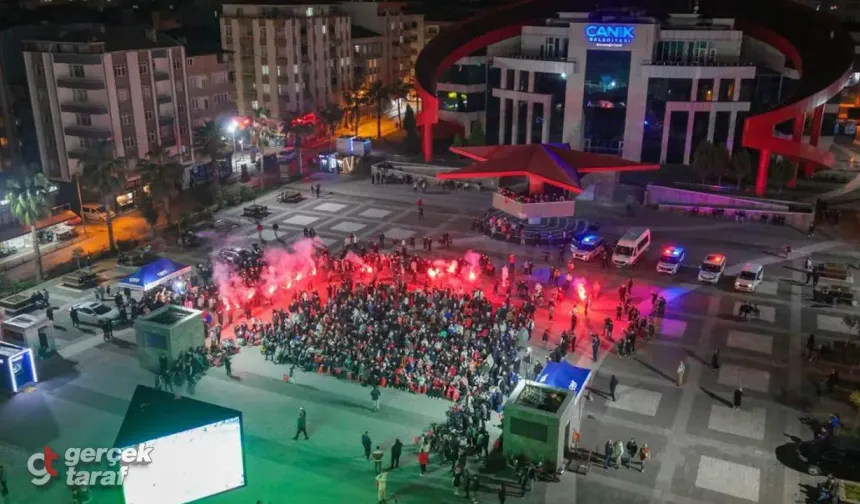 Canik'te Türkiye'nin Dünya Kupası Sevinci Meydana Taştı