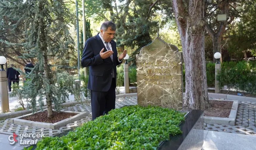 Burhan Mucur, Başbuğ Alparslan Türkeş’i Andı