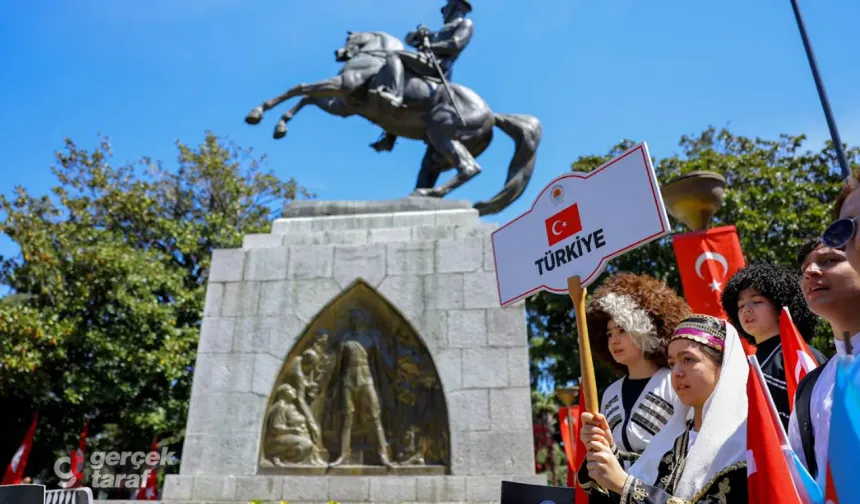 2. Samsun Türk Dünyası Çocuk Festivali Kortej Yürüyüşüyle Başladı