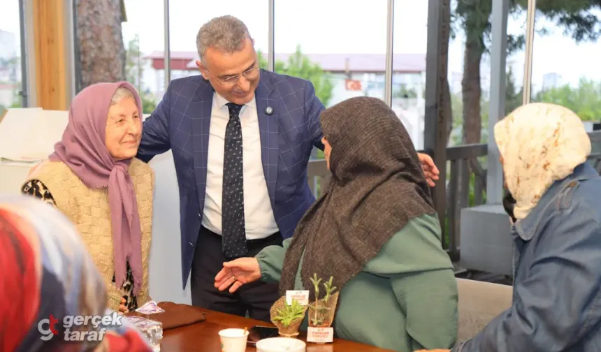 İlkadım'da Yaşlılara Özel Merkezler Baharda Dolup Taştı