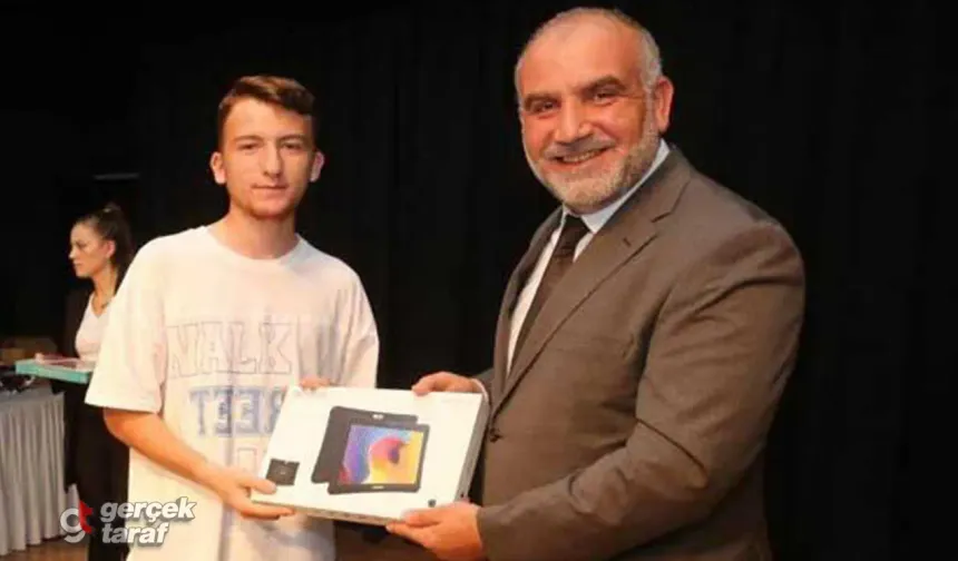 Canik Belediyesi'nden YKS ve LGS Derece Yapan Öğrencilere Ödül