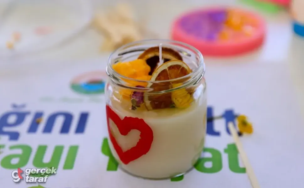 İlkadım Belediyesi'nde Cam Kavanozlar Dekoratif Muma Dönüştü