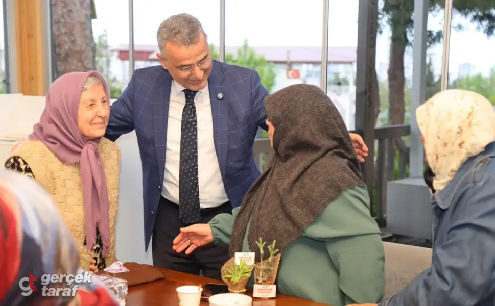 İlkadım'da Yaşlılara Özel Merkezler Baharda Dolup Taştı