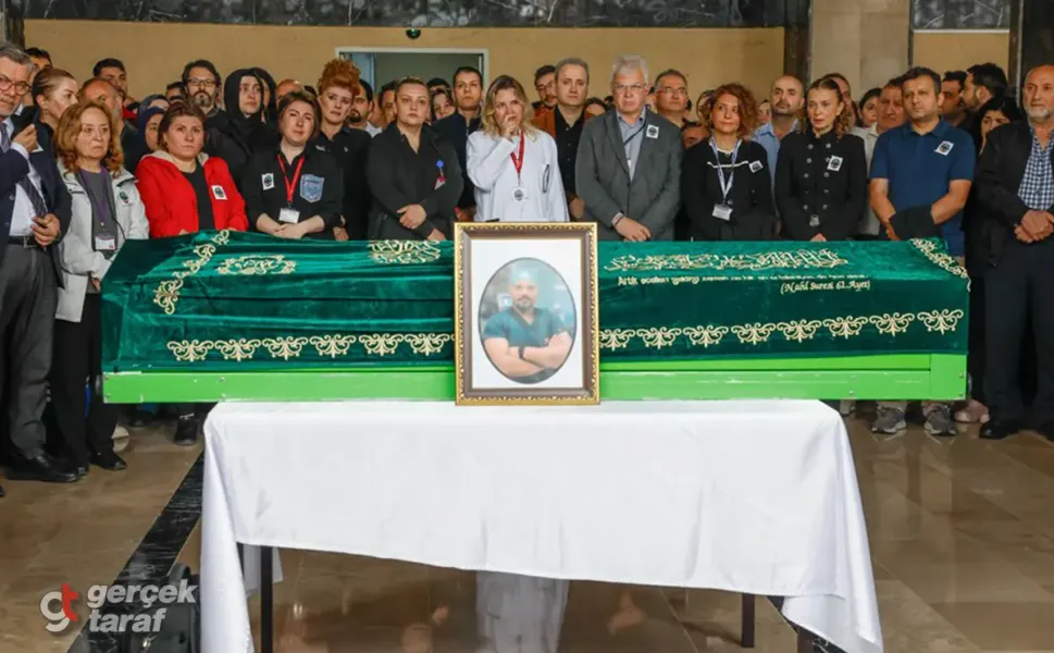 OMÜ’de Hüzünlü Veda: Beyin Cerrahı Yunus Emre Durmuş Son Yolculuğuna Uğurlandı