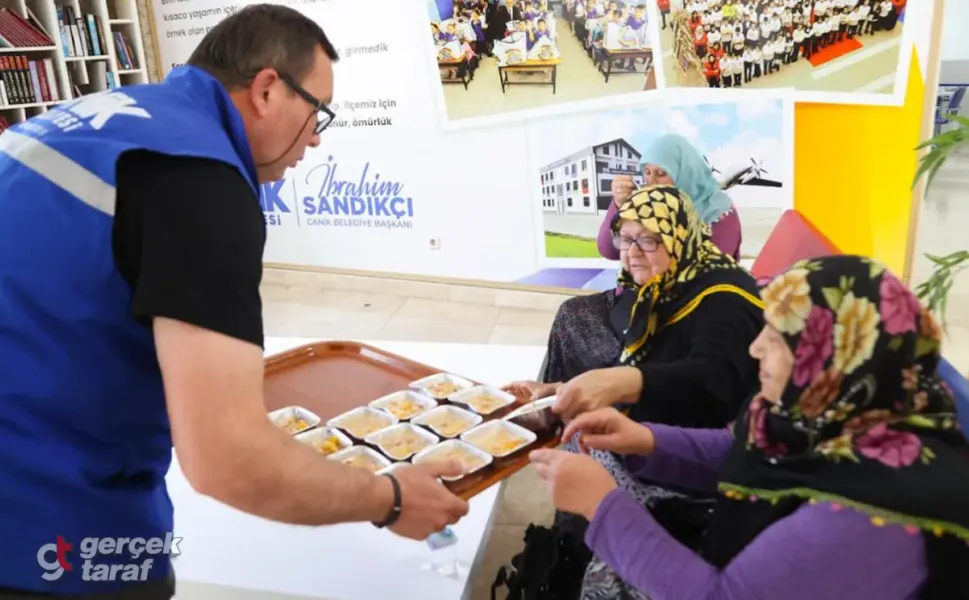 Canik Belediyesi Aşure Günü'nde Vatandaşları Aşureyle Buluşturdu