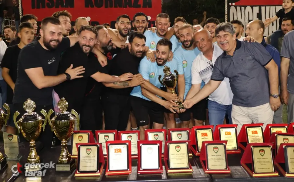 1453 Fatihspor'un Turnuvasında Şampiyon Şehit Selman Özay Takımı!