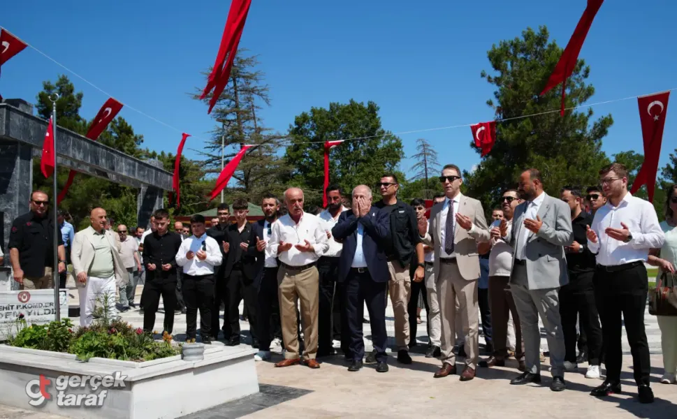 Zafer Partisi Lideri Özdağ, Bafra Şehitliği’ni Ziyaret Etti