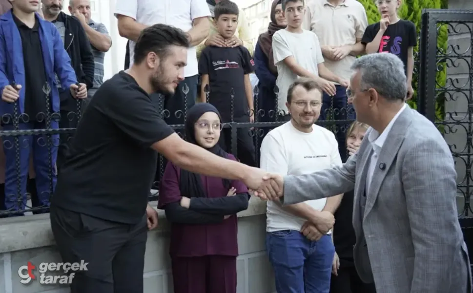 İhsan Kurnaz TÜGVA Velhasıl Programında Gençlerle Buluştu