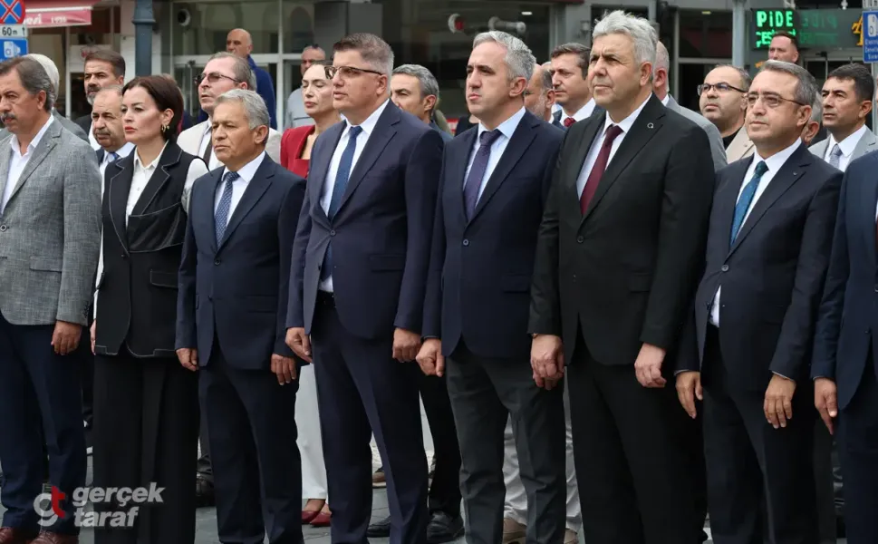 Samsun'da eğitim yılı Atatürk Anıtı'nda başladı