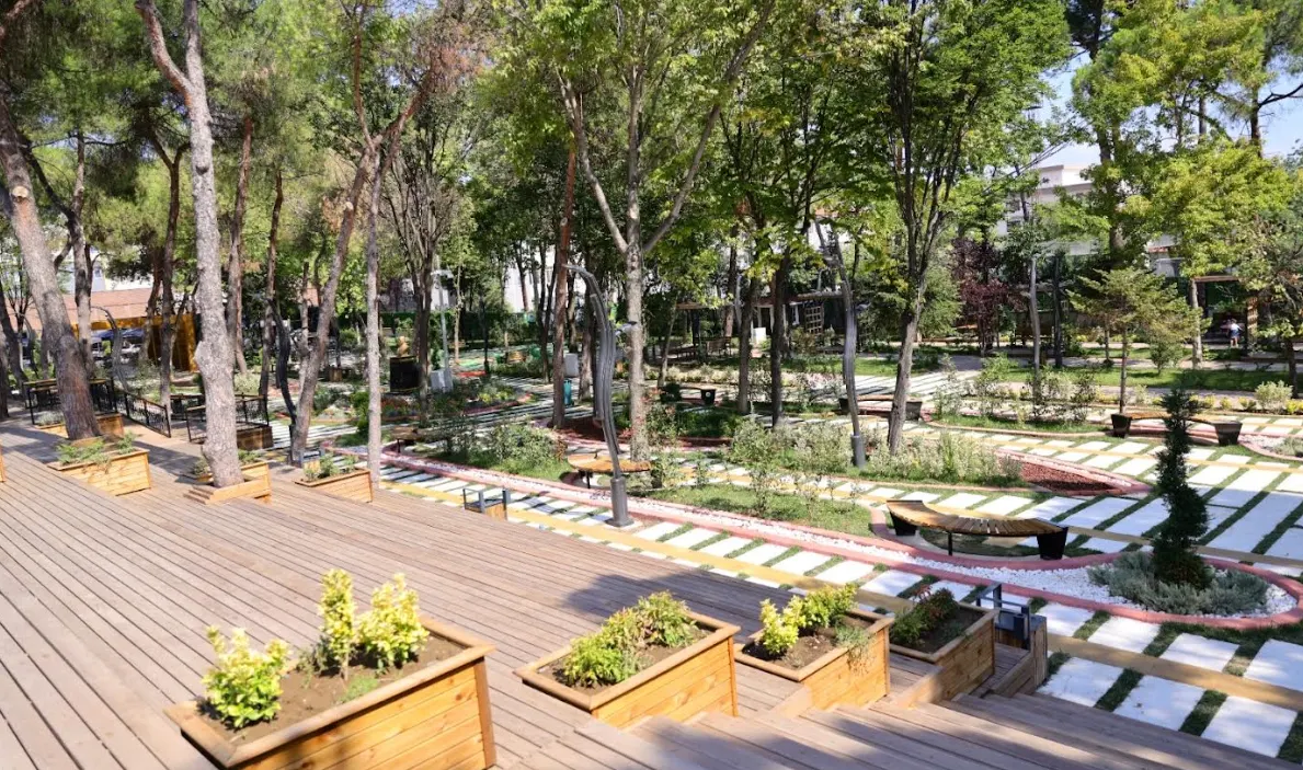 Gazi Park Içi
